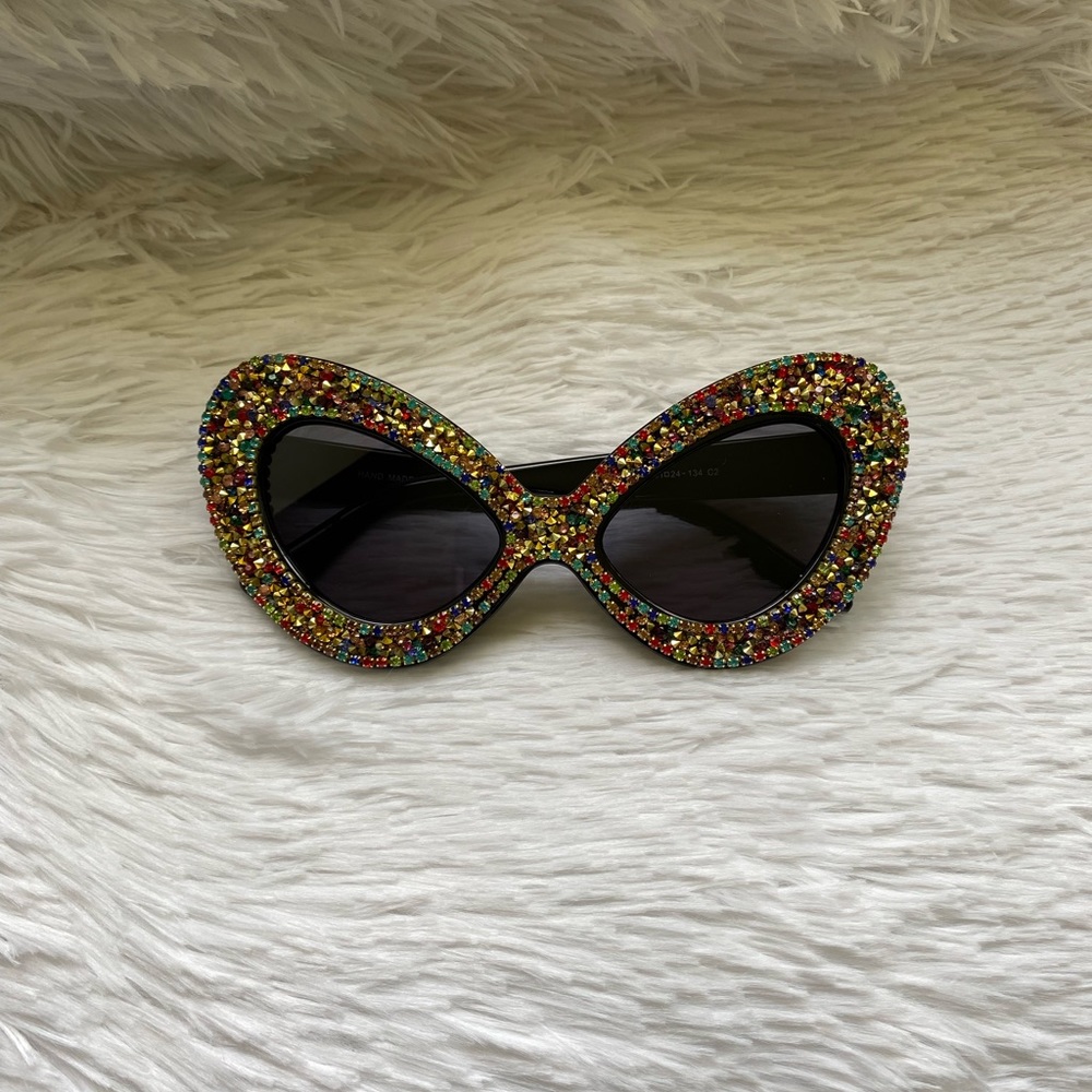 **NWOT**Butterfly Frame Rhinestone Sungkasses